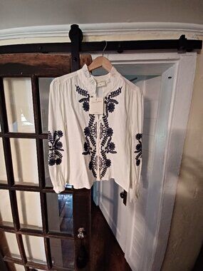 Easy Clothes size M/L embroidered blouse, NWT